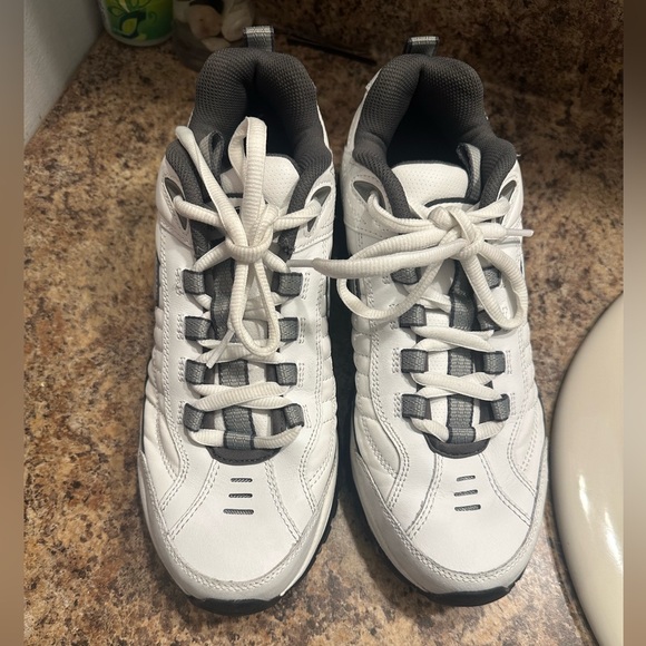 Beautiful skechers men’s 9 very comfortable! - Picture 5 of 5